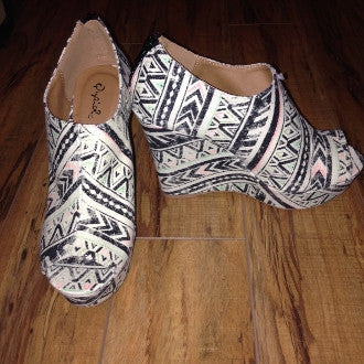 Aztec Pattern Canvas Wedge - Pistol Annie's Boutique