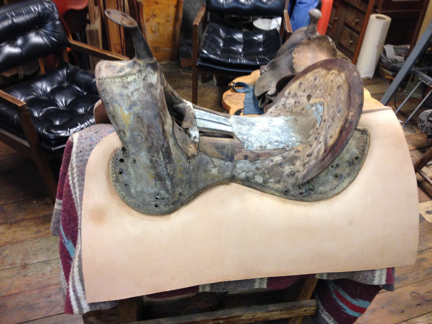 Old Style Custom Western Saddle - Pistol Annie's Boutique